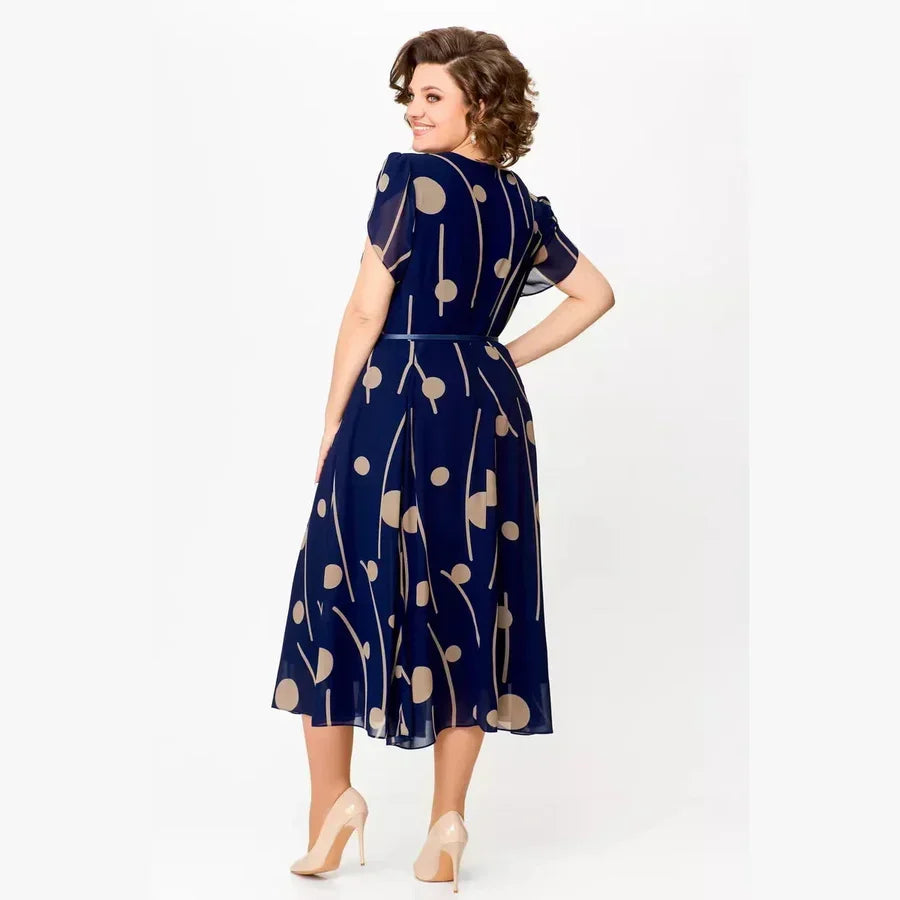 IVY | Granatowa Midi Sukienka w Kropki z Chiffonu